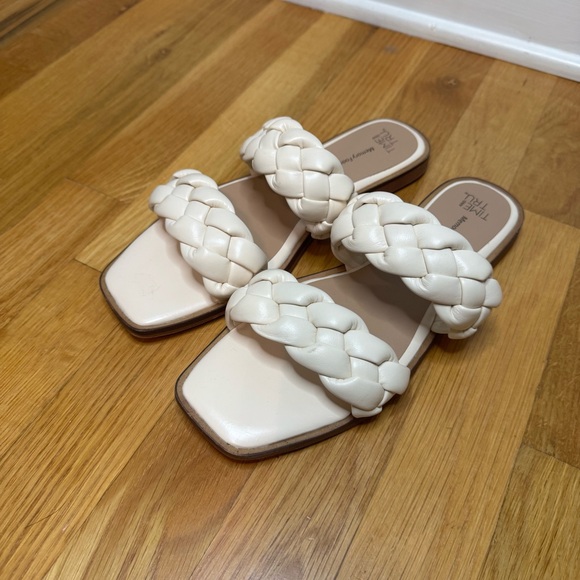 ✨3/$20✨ Time and Tru Women's Braided Two Band Sandals in Bone. Size 7 - Picture 13 of 13